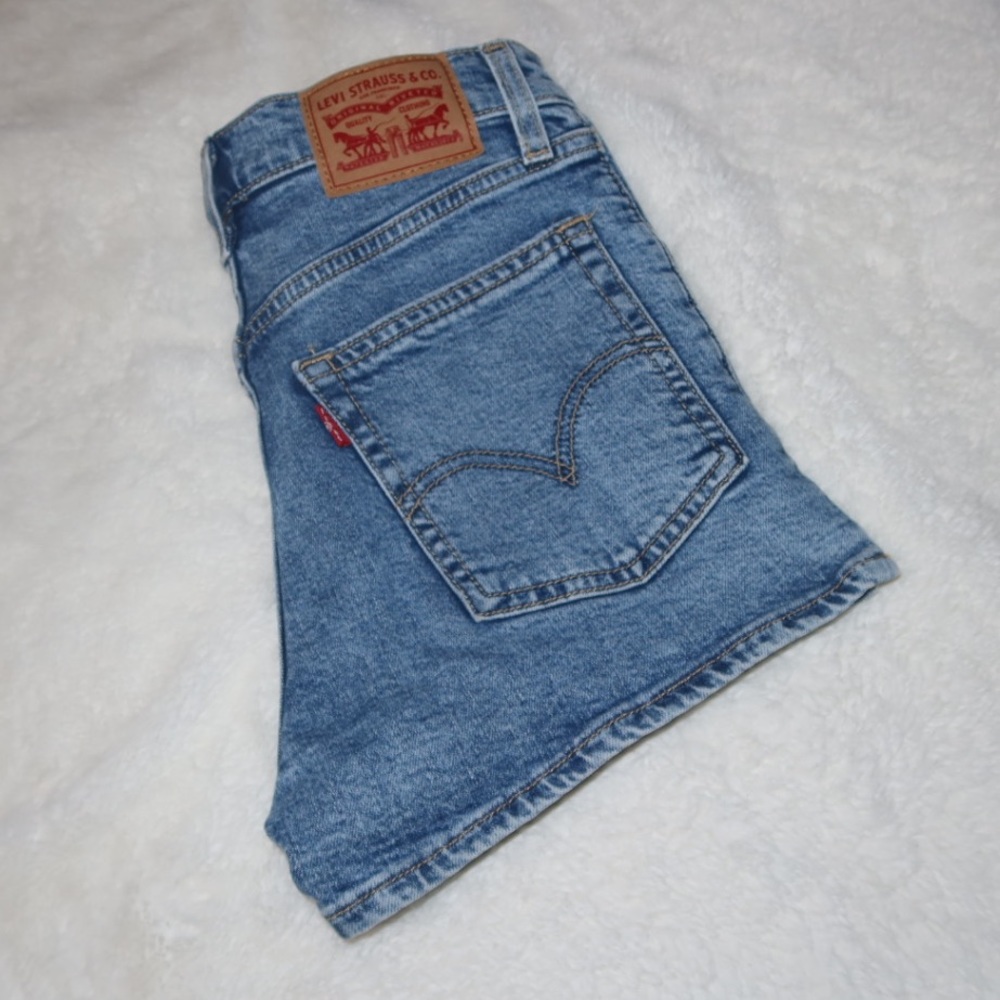 Levi shorts